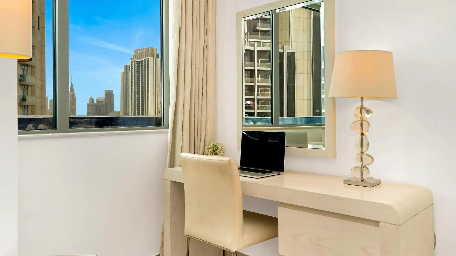 Апартаменты Luxury 1Br Burj Khalifa Area Дубай