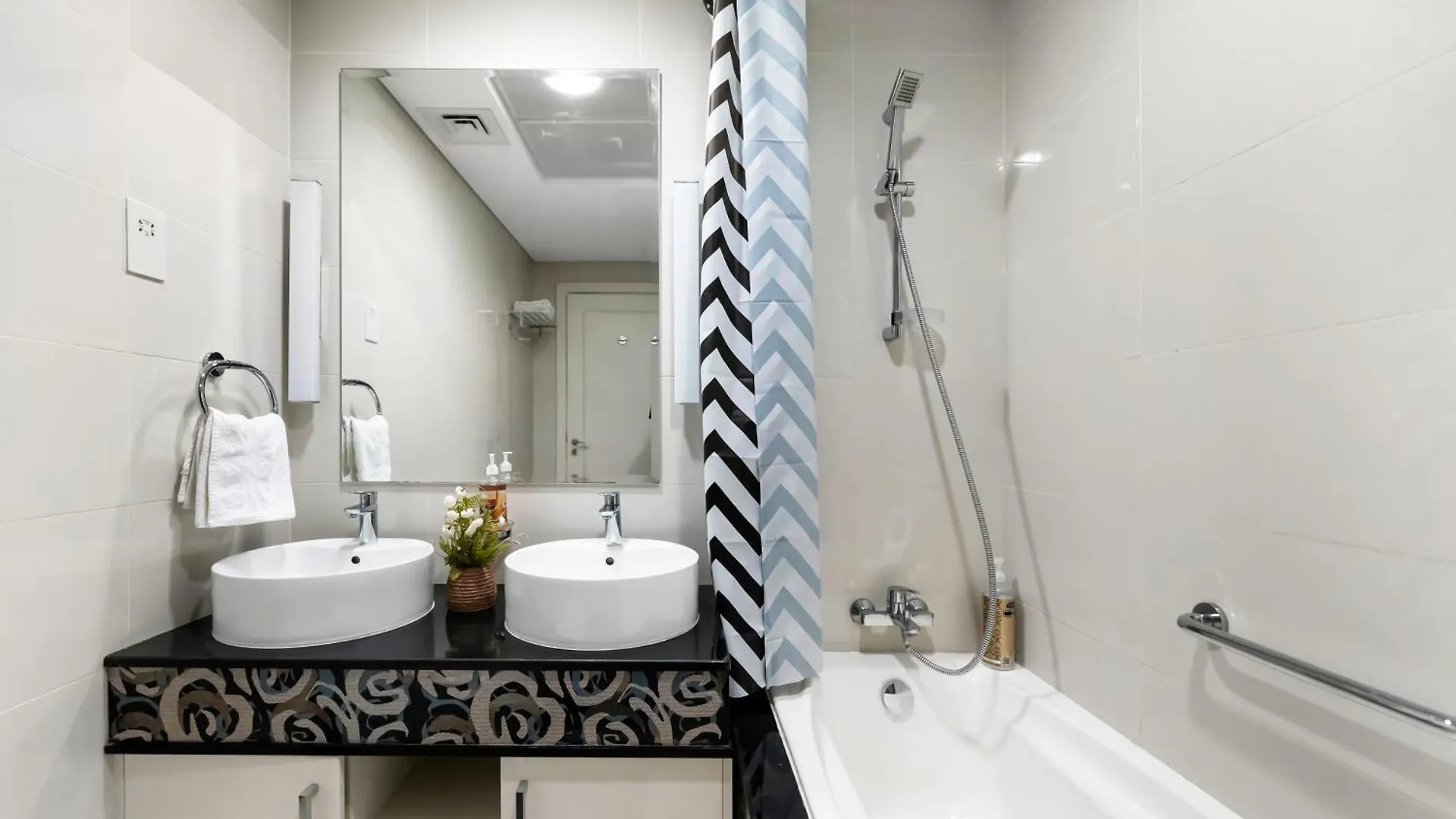 Апартаменты Luxury 1Br Burj Khalifa Area Дубай