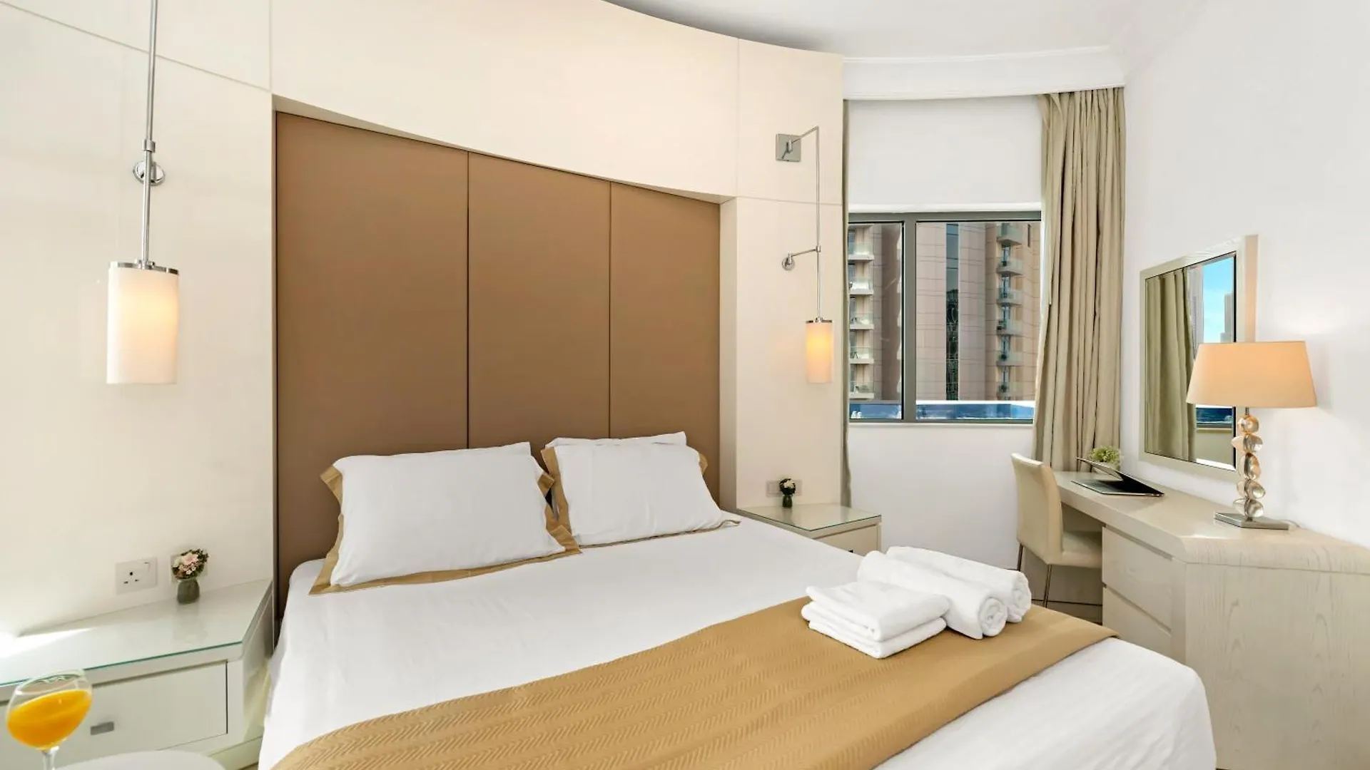 Luxury 1Br Burj Khalifa Area Apartment Dubai