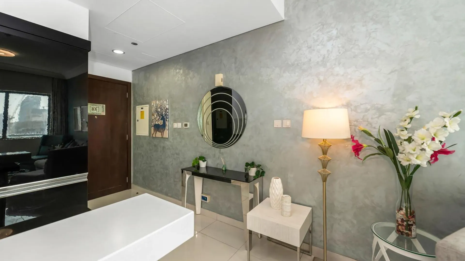 Luxury 1Br Burj Khalifa Area Apartment Dubai 0*,  United Arab Emirates